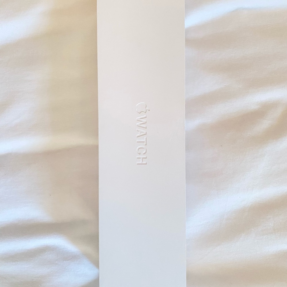 Cracked Apple Watch Series 4 40MM